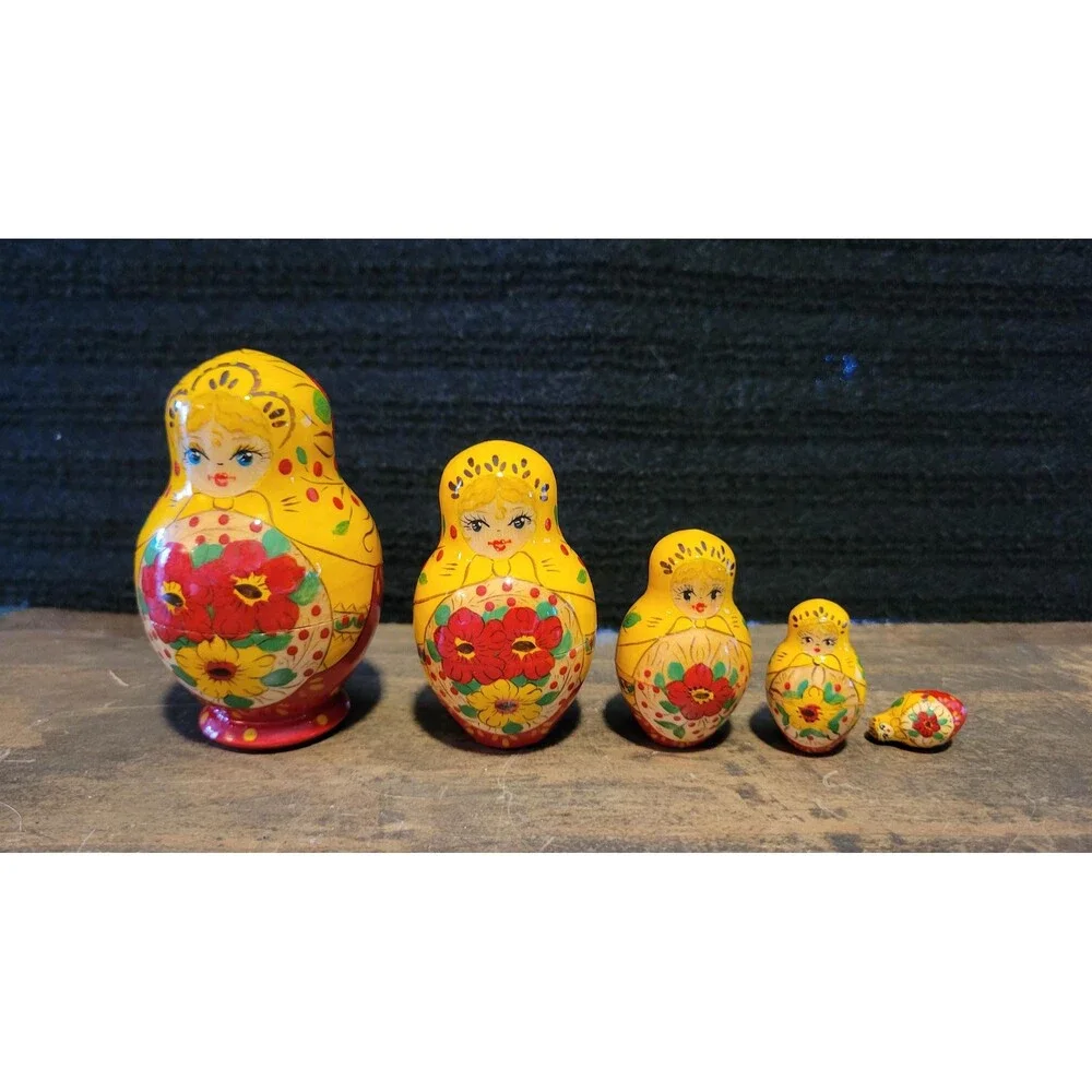 Russian Nesting Dolls - Hand-Painted Semyonov Matryoshka - 5 Piece Set - Signed